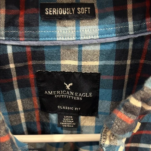 American Eagle Outfitters Men's Blue and Red Plaid Shirt - Picture 2 of 3